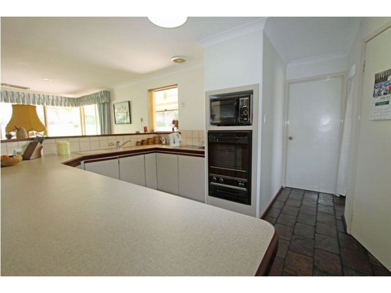 4 Teak Place, Halls Head WA 6210