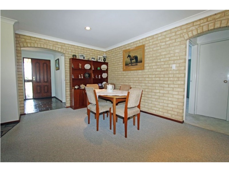 4 Teak Place, Halls Head WA 6210