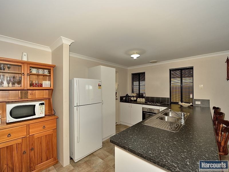 49 Highcliffe Circle, Lakelands WA 6180