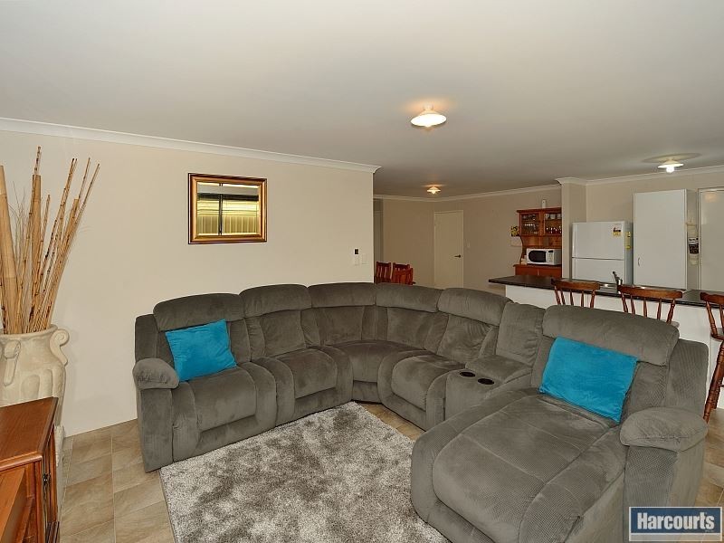 49 Highcliffe Circle, Lakelands WA 6180