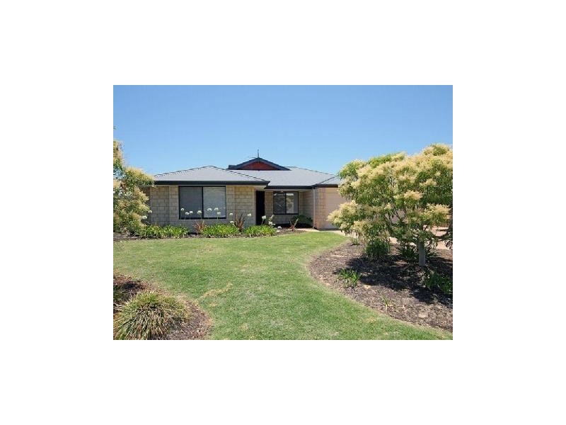 17 Waratah Circle, Halls Head WA 6210