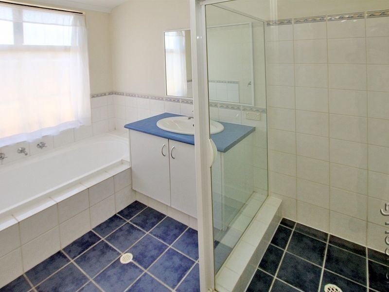 17 Waratah Circle, Halls Head WA 6210