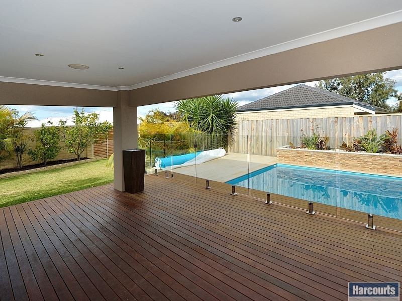 14 Pictum Way, Halls Head WA 6210