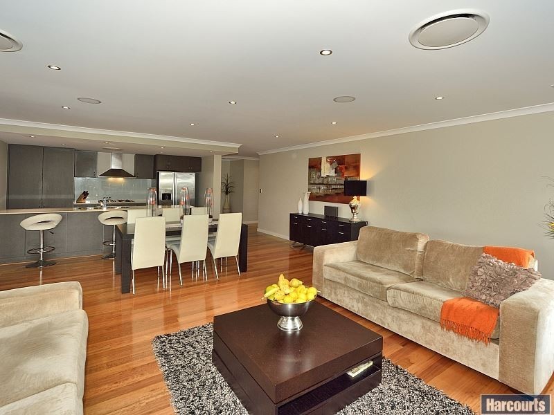 14 Pictum Way, Halls Head WA 6210