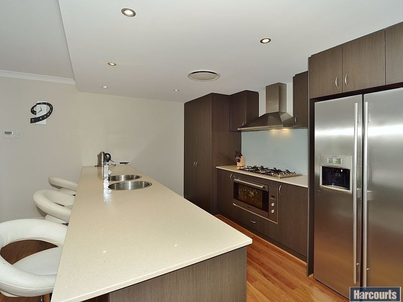 14 Pictum Way, Halls Head WA 6210