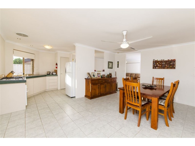 14 Redfin Close, Warnbro WA 6169