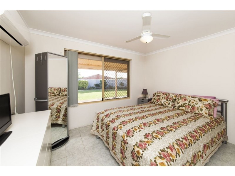 14 Redfin Close, Warnbro WA 6169