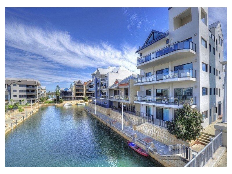 4/1 Florian Mews, Mandurah WA 6210