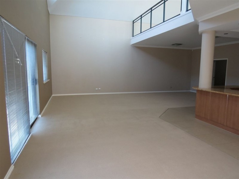 4/1 Florian Mews, Mandurah WA 6210