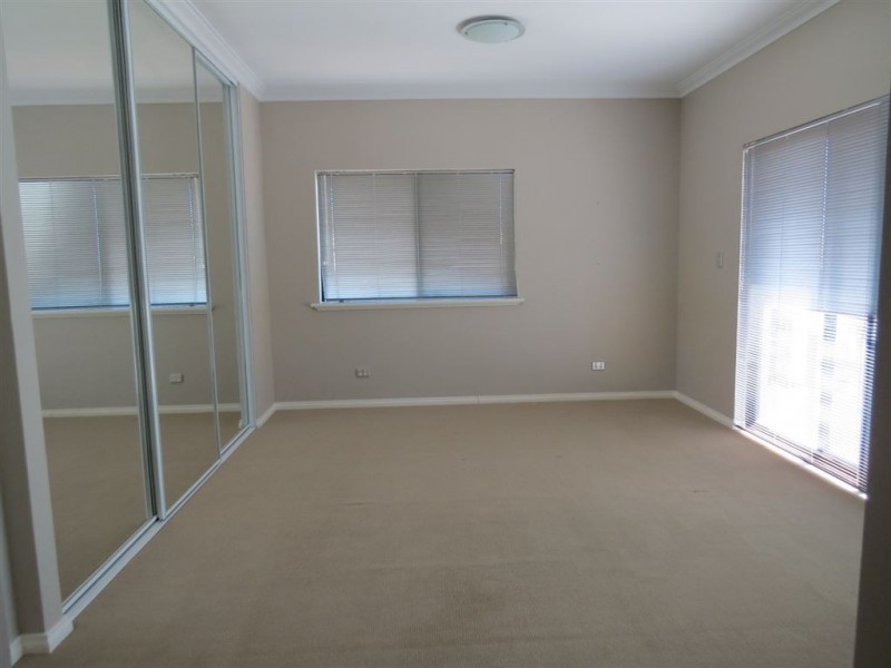 4/1 Florian Mews, Mandurah WA 6210