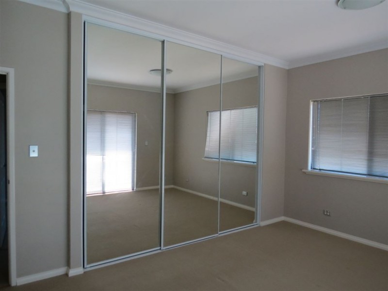 4/1 Florian Mews, Mandurah WA 6210