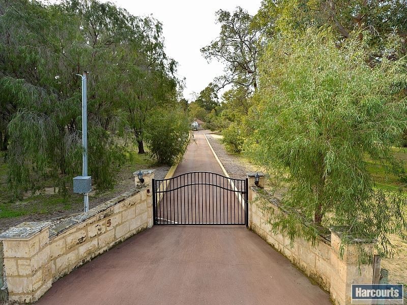 5 White Hill Road, Bouvard WA 6211