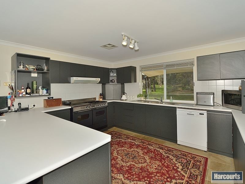 5 White Hill Road, Bouvard WA 6211