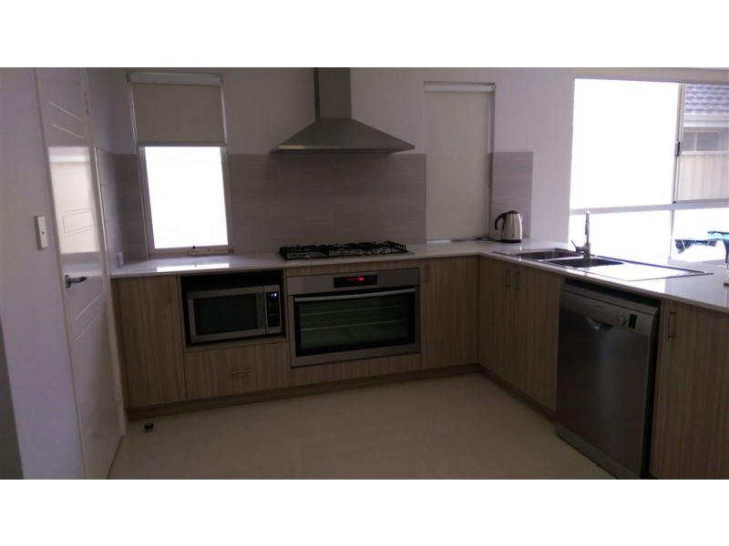 44 Eleanore Drive, Madora Bay WA 6210