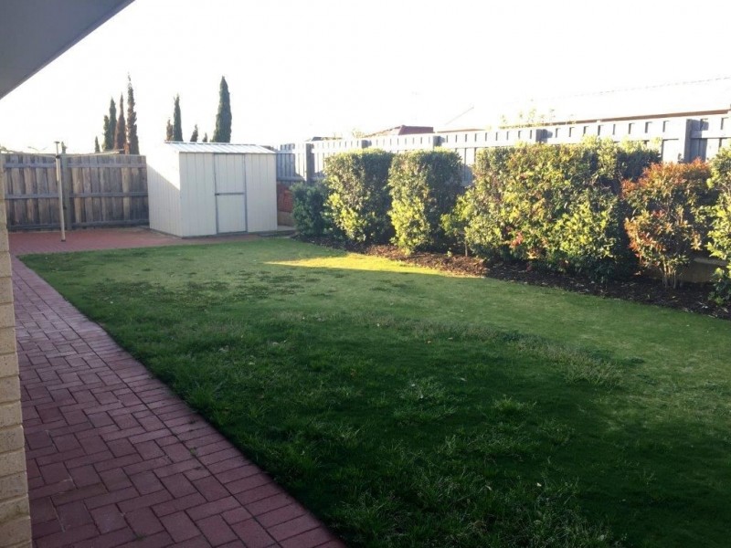 25 Waratah Circle, Halls Head WA 6210
