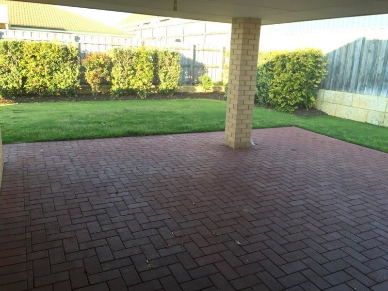 25 Waratah Circle, Halls Head WA 6210