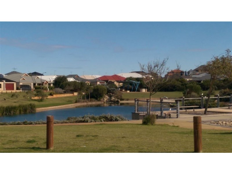 25 Waratah Circle, Halls Head WA 6210