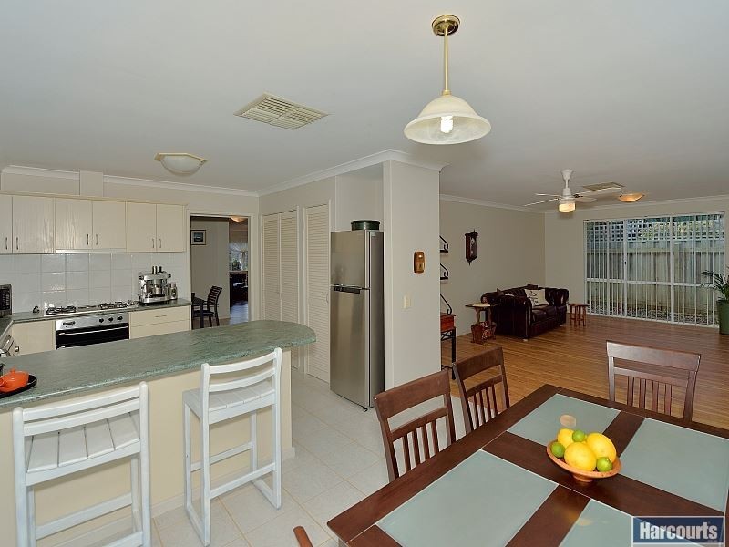 2 Quayside Close, Halls Head WA 6210