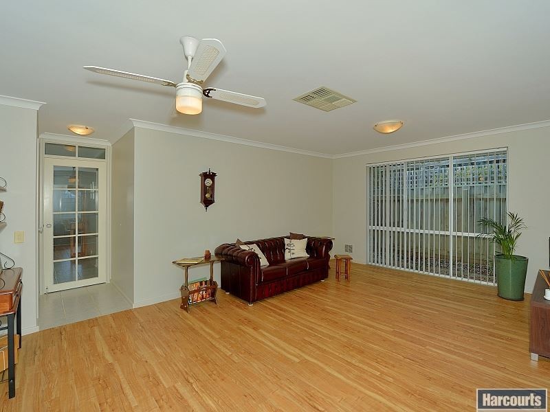 2 Quayside Close, Halls Head WA 6210