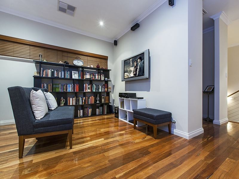 5A Pinnace Court, Halls Head WA 6210