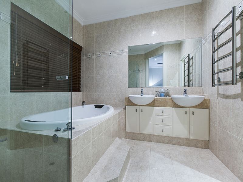 5A Pinnace Court, Halls Head WA 6210