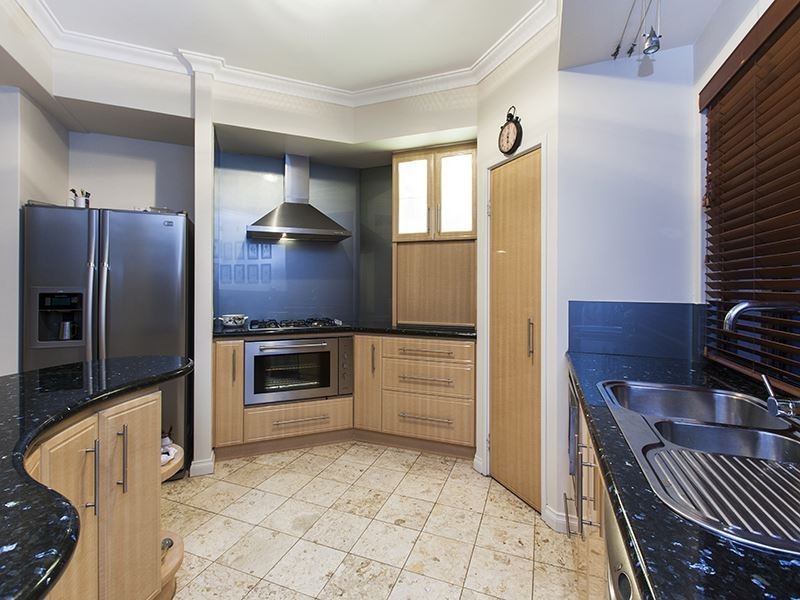 5A Pinnace Court, Halls Head WA 6210