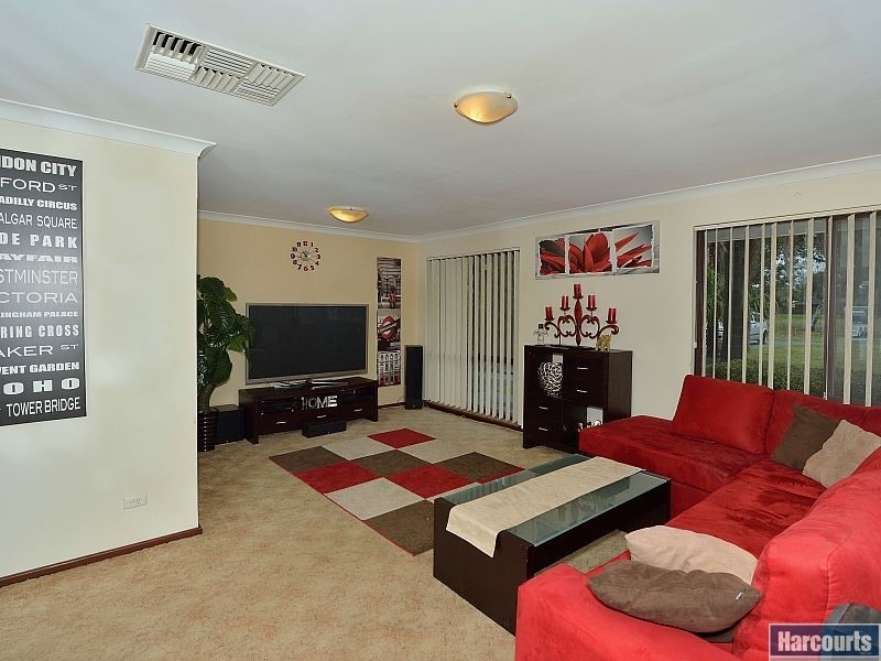 31 Blythwood Street, Dudley Park WA 6210