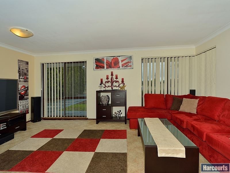 31 Blythwood Street, Dudley Park WA 6210