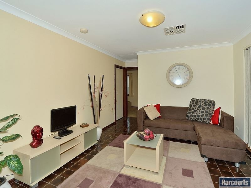 31 Blythwood Street, Dudley Park WA 6210