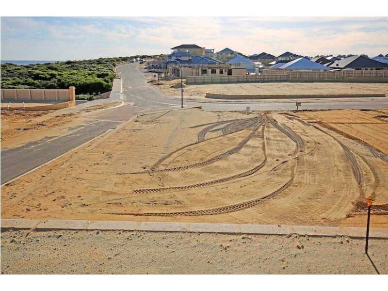 48 Torwood Edge, Halls Head WA 6210