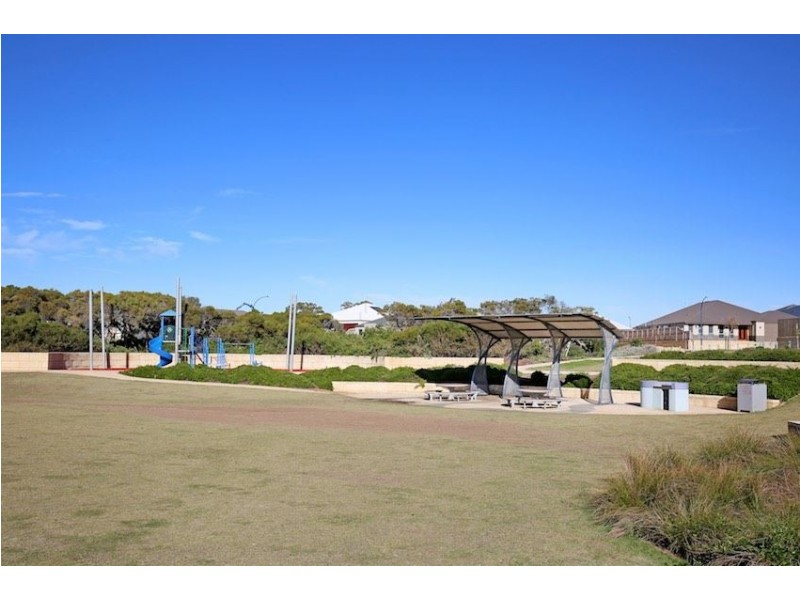 48 Torwood Edge, Halls Head WA 6210