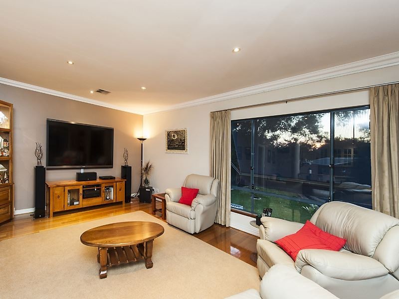 11 Hillway Street, Dawesville WA 6211