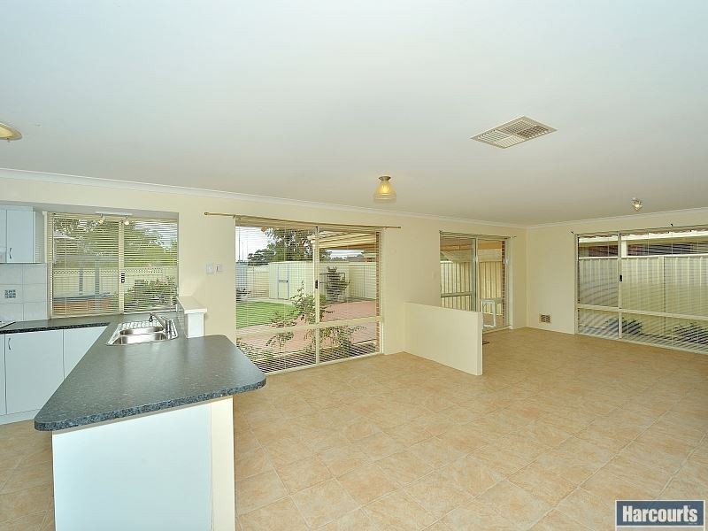 8 Argyle Fairway, Lakelands WA 6180