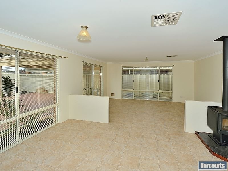 8 Argyle Fairway, Lakelands WA 6180