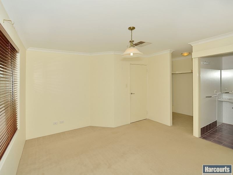 8 Argyle Fairway, Lakelands WA 6180