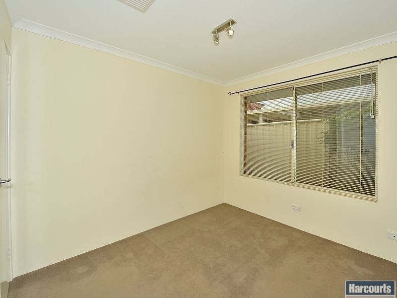 8 Argyle Fairway, Lakelands WA 6180