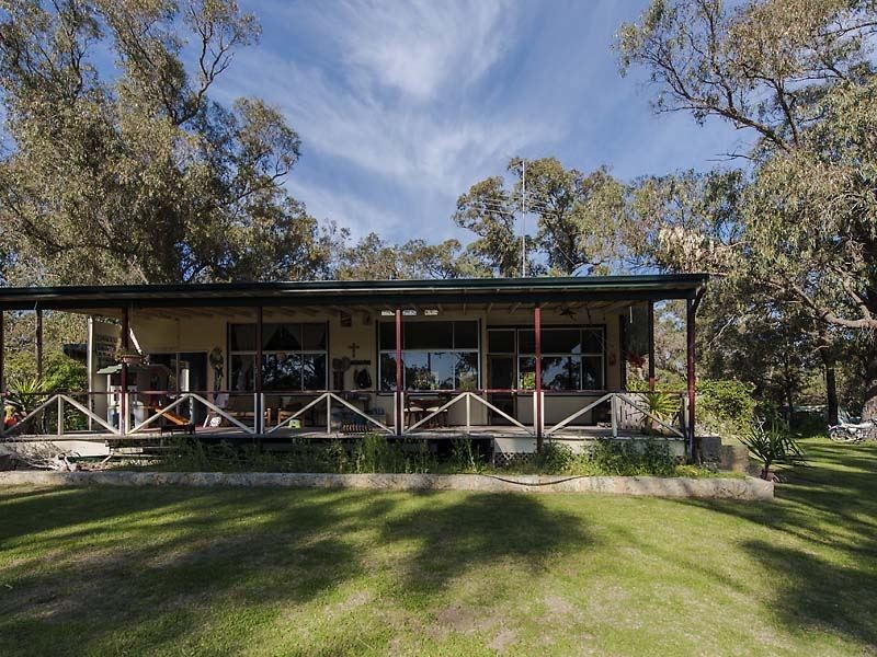 4 Councel Close, Herron WA 6211