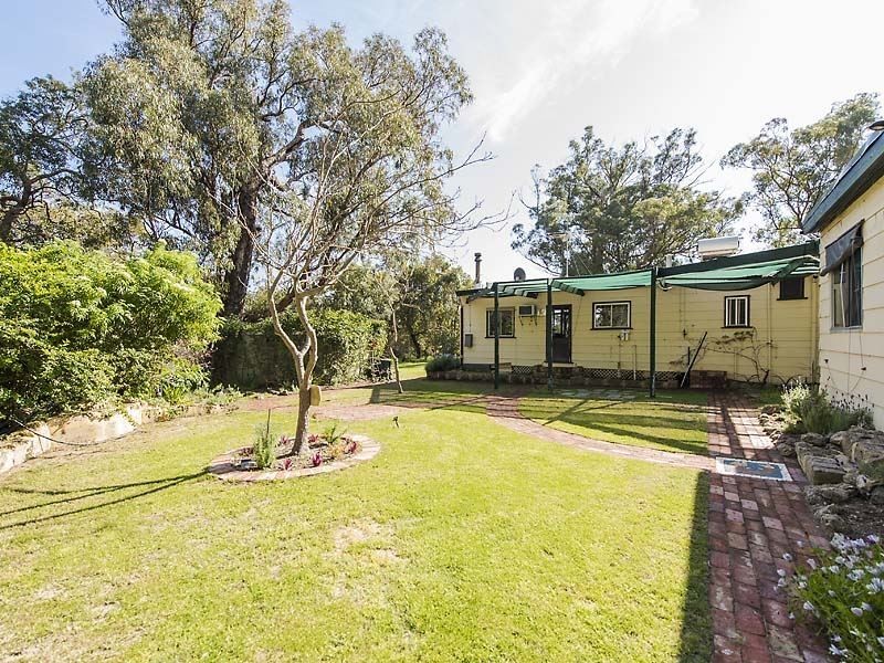 4 Councel Close, Herron WA 6211