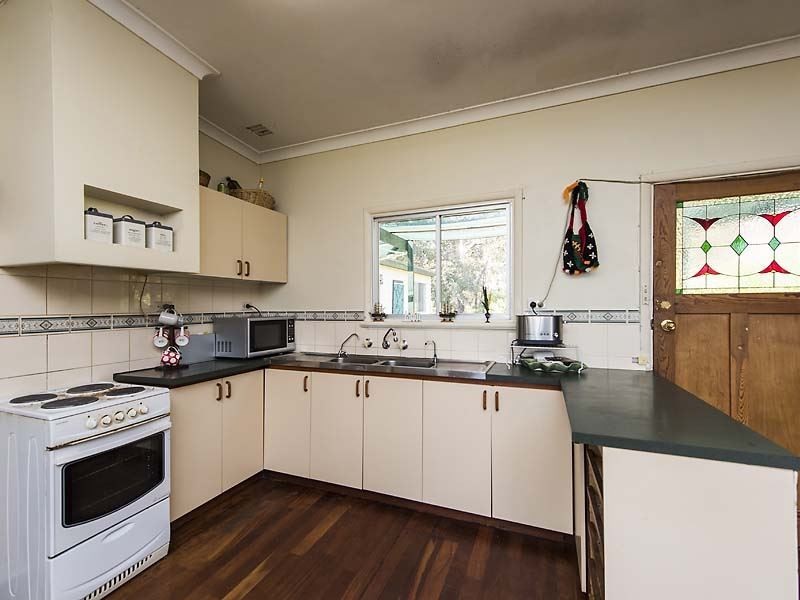 4 Councel Close, Herron WA 6211