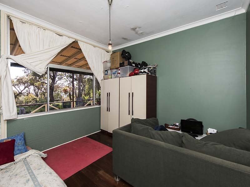 4 Councel Close, Herron WA 6211