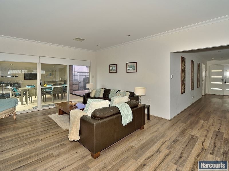 22 Marsdenia Road, Halls Head WA 6210