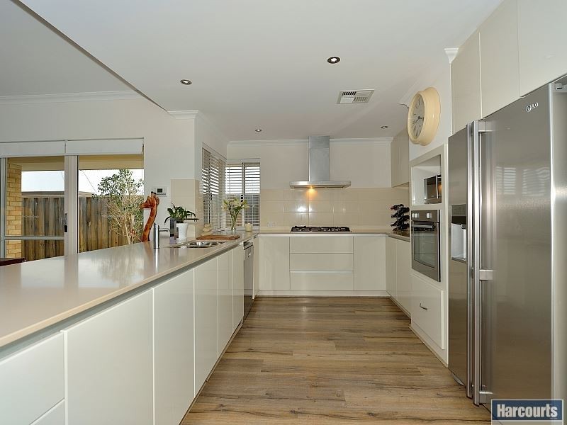 22 Marsdenia Road, Halls Head WA 6210