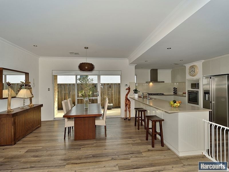 22 Marsdenia Road, Halls Head WA 6210