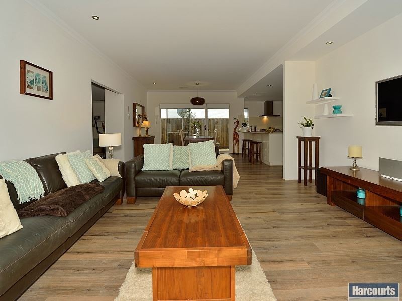 22 Marsdenia Road, Halls Head WA 6210