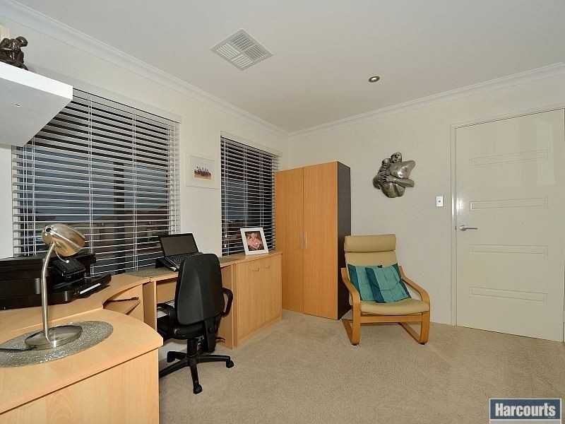 22 Marsdenia Road, Halls Head WA 6210