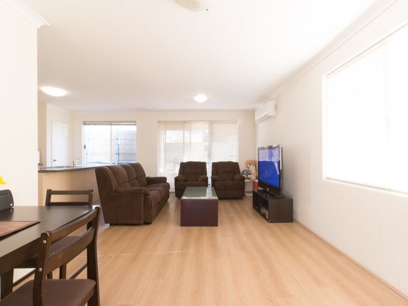 77 Leisure Way, Halls Head WA 6210