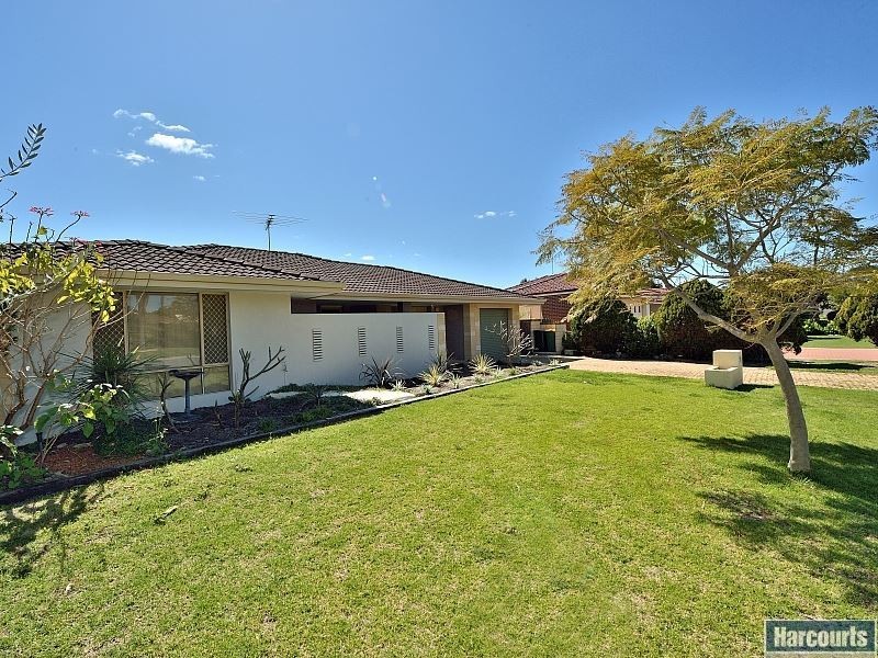 10 Fairway Crescent, Meadow Springs WA 6210