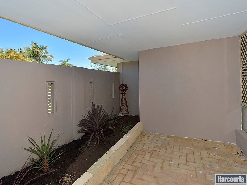 10 Fairway Crescent, Meadow Springs WA 6210