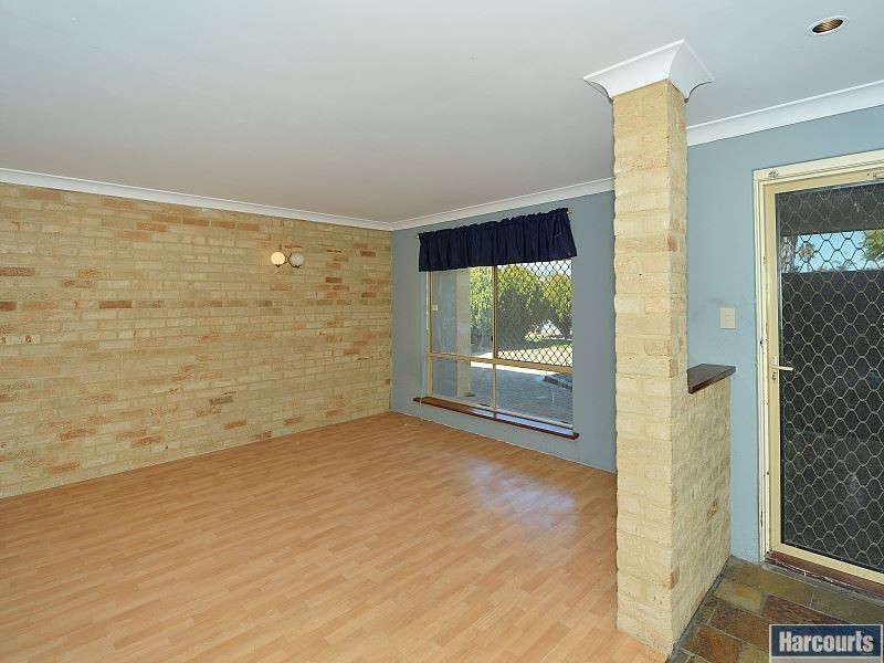 10 Fairway Crescent, Meadow Springs WA 6210