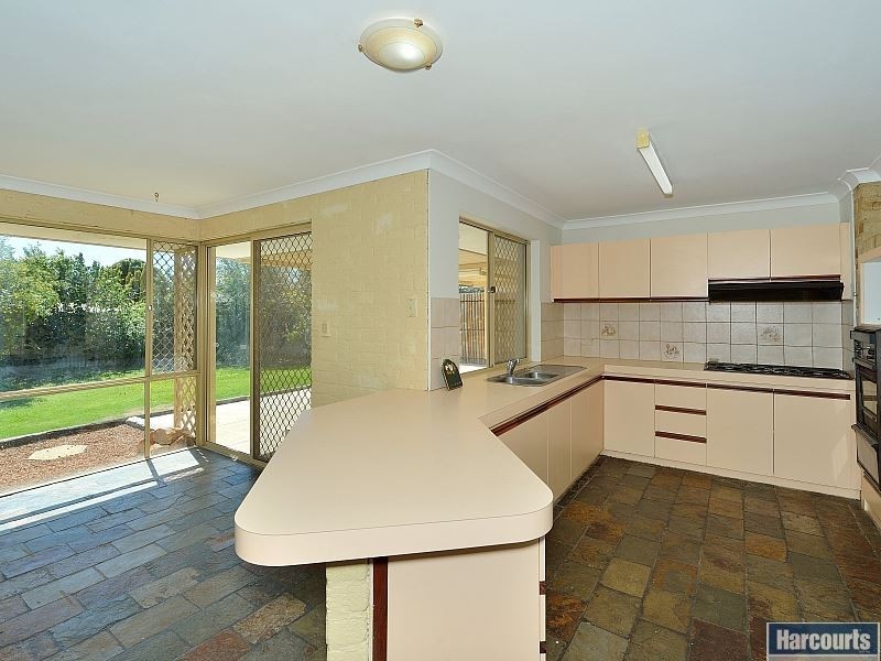 10 Fairway Crescent, Meadow Springs WA 6210